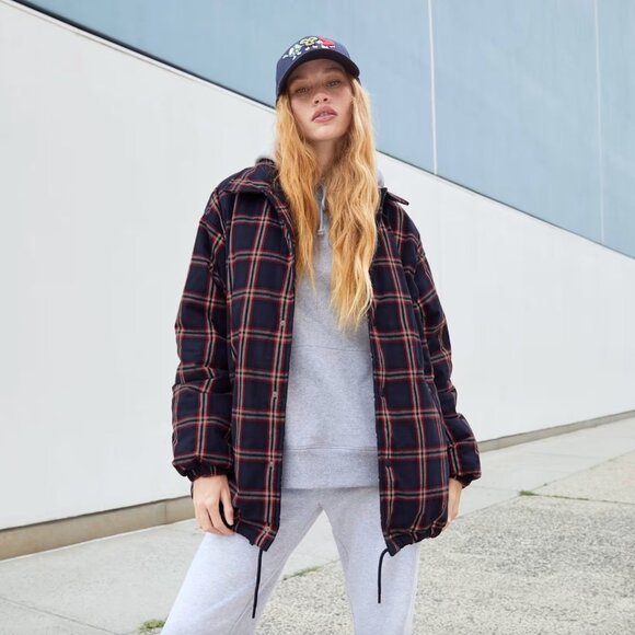 Aritzia Tna Coaches Jacket Oversized Down Filled Flannel Puffer Jacket Red Plaid - Picture 5 of 10